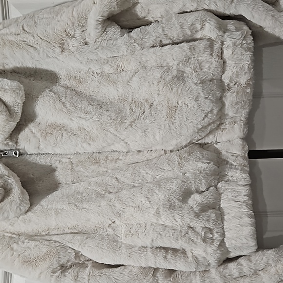 Faux fur jacket - Picture 5 of 11